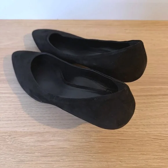 $895 NWOT CO Made in Italy Black Suede Pointed Toe Kitten Heel Pumps Size 39.5